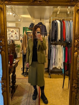 「VINTAGE（ヴィンテージ）のアイテム（スーツスカート、グリーン系）」を使った、Kikkaさん（レディース・168cm）の冬コーディネート