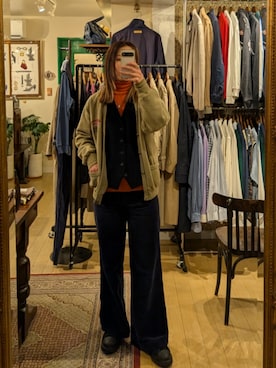 「VINTAGE（ヴィンテージ）のアイテム（カーディガン/ボレロ）」を使った、Kikkaさん（レディース・168cm）の冬コーディネート