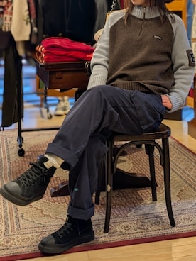 「WOOLRICH（ウールリッチ）のアイテム（ニット/セーター、ブルー系）」を使った、Kikkaさん（レディース・168cm）の冬コーディネート