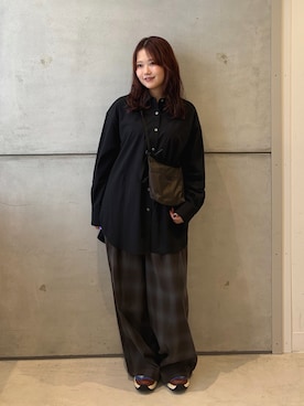 「URBAN RESEARCH（アーバンリサーチ）のnew basic　QUIET VOLUME SHIRTS（シャツ/ブラウス、ブラック系）」を使った、eruさん（レディース・158cm）の秋コーディネート