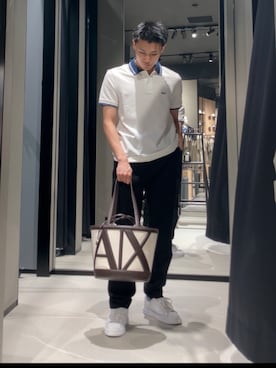 「ARMANI EXCHANGE（アルマーニエクスチェンジ）の【A|X アルマーニ エクスチェンジ】ボンデッドストレッチ ジャージーパンツ（スラックス、ブラック系）」を使った、AOさん（メンズ・171cm）の春コーディネート