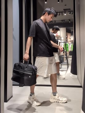 「ARMANI EXCHANGE（アルマーニエクスチェンジ）の【A|X アルマーニ エクスチェンジ】クロスレース ソックススニーカー（スニーカー、ホワイト系）」を使った、AOさん（メンズ・170cm）の夏コーディネート