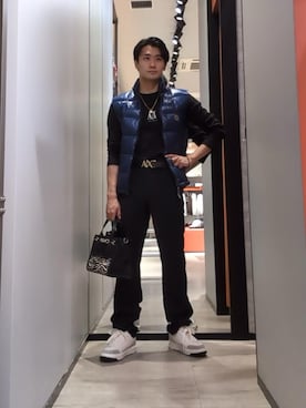 「ARMANI EXCHANGE（アルマーニエクスチェンジ）の【A|X アルマーニ エクスチェンジ】3Dロゴ スポーティ レースアップスニーカー（スニーカー、ホワイト系）」を使った、AOさん（メンズ・170cm）の秋コーディネート