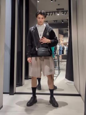 「ARMANI EXCHANGE（アルマーニエクスチェンジ）の【A|X アルマーニ エクスチェンジ】スリップオンスニーカー（スリッポン、ブラック系）」を使った、AOさん（メンズ・170cm）の夏コーディネート