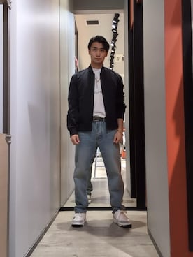 「ARMANI EXCHANGE（アルマーニエクスチェンジ）の【A|X アルマーニ エクスチェンジ】3Dロゴ スポーティ レースアップスニーカー（スニーカー、ホワイト系）」を使った、AOさん（メンズ・170cm）の秋コーディネート