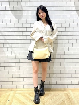 「LOWRYS FARM（ローリーズファーム）の【500mlペットボトル収納可】２ＷＡＹワンショルダーＢＡＧ　1051651（ハンドバッグ、イエロー系）」を使った、りいあ🥣さん（レディース）の秋コーディネート