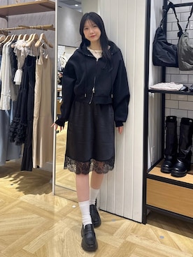 「LOWRYS FARM（ローリーズファーム）のベロア２WAYプルオーバーLS  577775（Tシャツ/カットソー、その他）」を使った、りいあ🥣さん（レディース）の秋コーディネート
