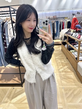 「LOWRYS FARM（ローリーズファーム）のTRビジューカーブパンツ 1077969（その他パンツ、ベージュ系）」を使った、りいあ🥣さん（レディース）の秋コーディネート