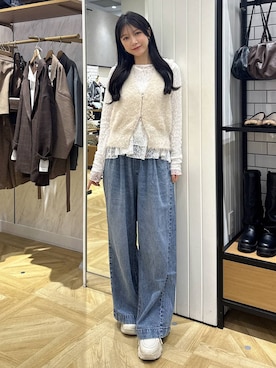 「LOWRYS FARM（ローリーズファーム）のドットレースチュールLS　1068509（Tシャツ/カットソー、ホワイト系）」を使った、りいあ🥣さん（レディース）の秋コーディネート