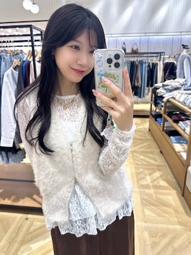 「LOWRYS FARM（ローリーズファーム）のドットレースチュールLS　1068509（Tシャツ/カットソー、ホワイト系）」を使った、りいあ🥣さん（レディース）の秋コーディネート