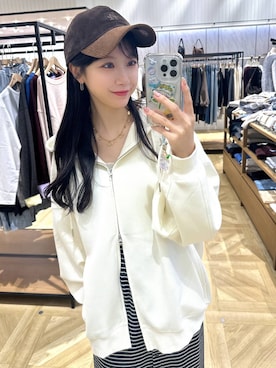 「LOWRYS FARM（ローリーズファーム）の【NEWERA】ローリーズファーム別注企画 ９２０ＣＳ／ＣＯＲＤＵＲＯＹ２６　1042439（キャップ、ブラウン系）」を使った、りいあ🥣さん（レディース）の秋コーディネート