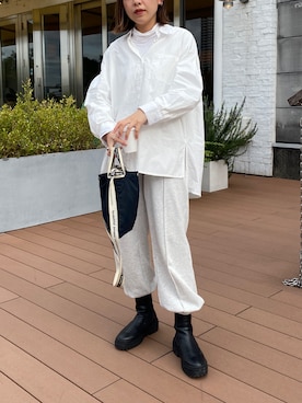 「Adoon plain（アドーンプレーン）のアイテム（パンツ）」を使った、みぎみみさん（レディース・161cm）の秋コーディネート