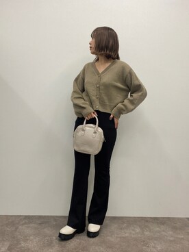 「Adoon plain（アドーンプレーン）のアイテム（パンツ）」を使った、みぎみみさん（レディース・161cm）の秋コーディネート
