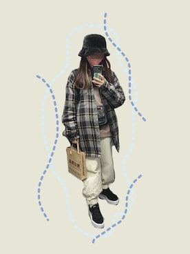 「Libra Cue（リブラ キュー）のアイテム（スウェット）」を使った、なぁこさん（レディース・154cm）の冬コーディネート