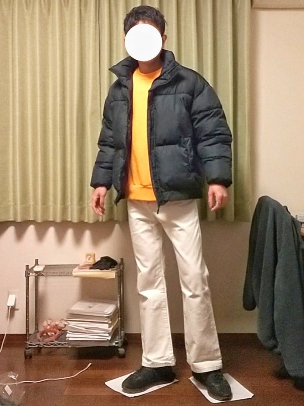 「おしゃれさんと繋がりたい、冬コーデ、大人カジュアル、ラフ、ビッグシルエット、プチプラ、ダウン、スウェット、フレアパンツ、デニム、スニーカー」｜「Ressacaのオーバーサイズ ファイバーダウンジャケット（ダウンジャケット/コート、ブラック系）」を使った、Katzさん（メンズ・179cm）の冬コーディネートの1枚目の写真
