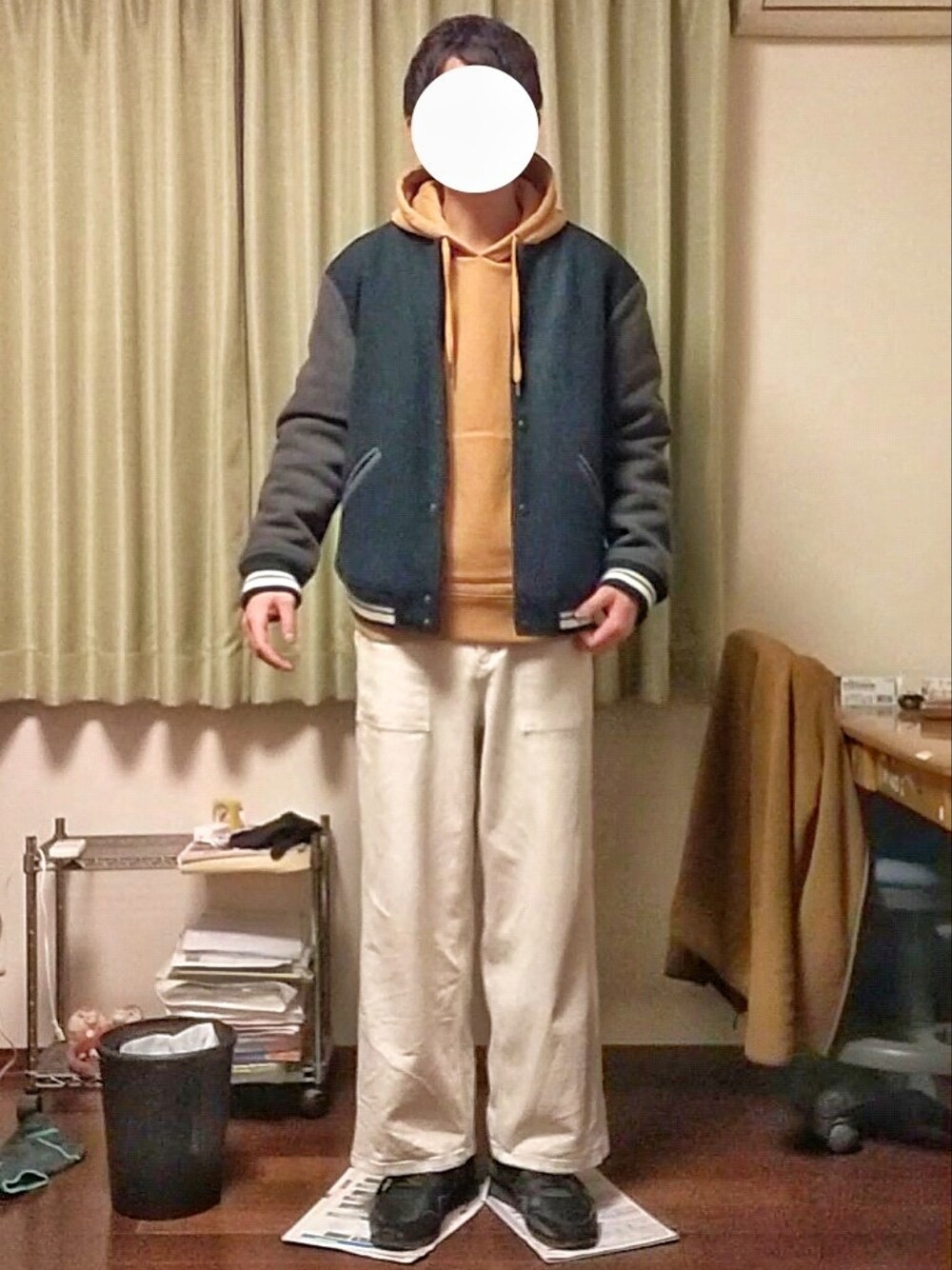 「大人カジュアル、お洒落さんとつながりたい、ラフ、ビッグシルエット、冬コーデ、ZARA、スタジャン、パーカー、デニム、ワイドパンツ、スニーカー」｜「ZARAのアイテム（スタジャン、グリーン系）」を使った、Katzさん（メンズ・179cm）の冬コーディネートの1枚目の写真