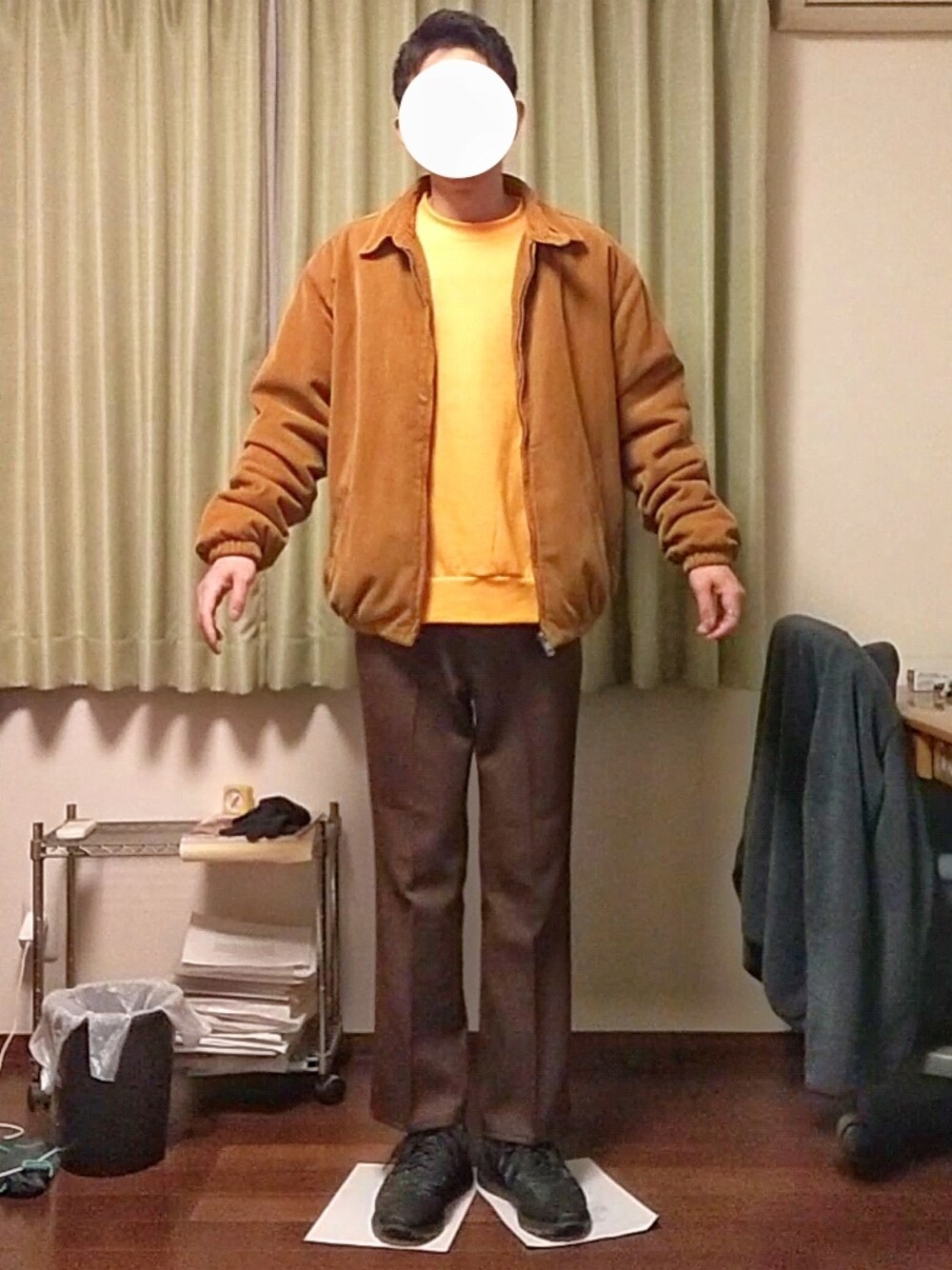 「秋、冬コーデ、オトナカジュアル、おしゃれさんと繋がりたい、ブルゾン、ZARA、スウェット、フレアパンツ、スニーカー」｜「ZARAのコーデュロイドリズラーブルゾン（ブルゾン、イエロー系）」を使った、Katzさん（メンズ・179cm）の冬コーディネートの1枚目の写真