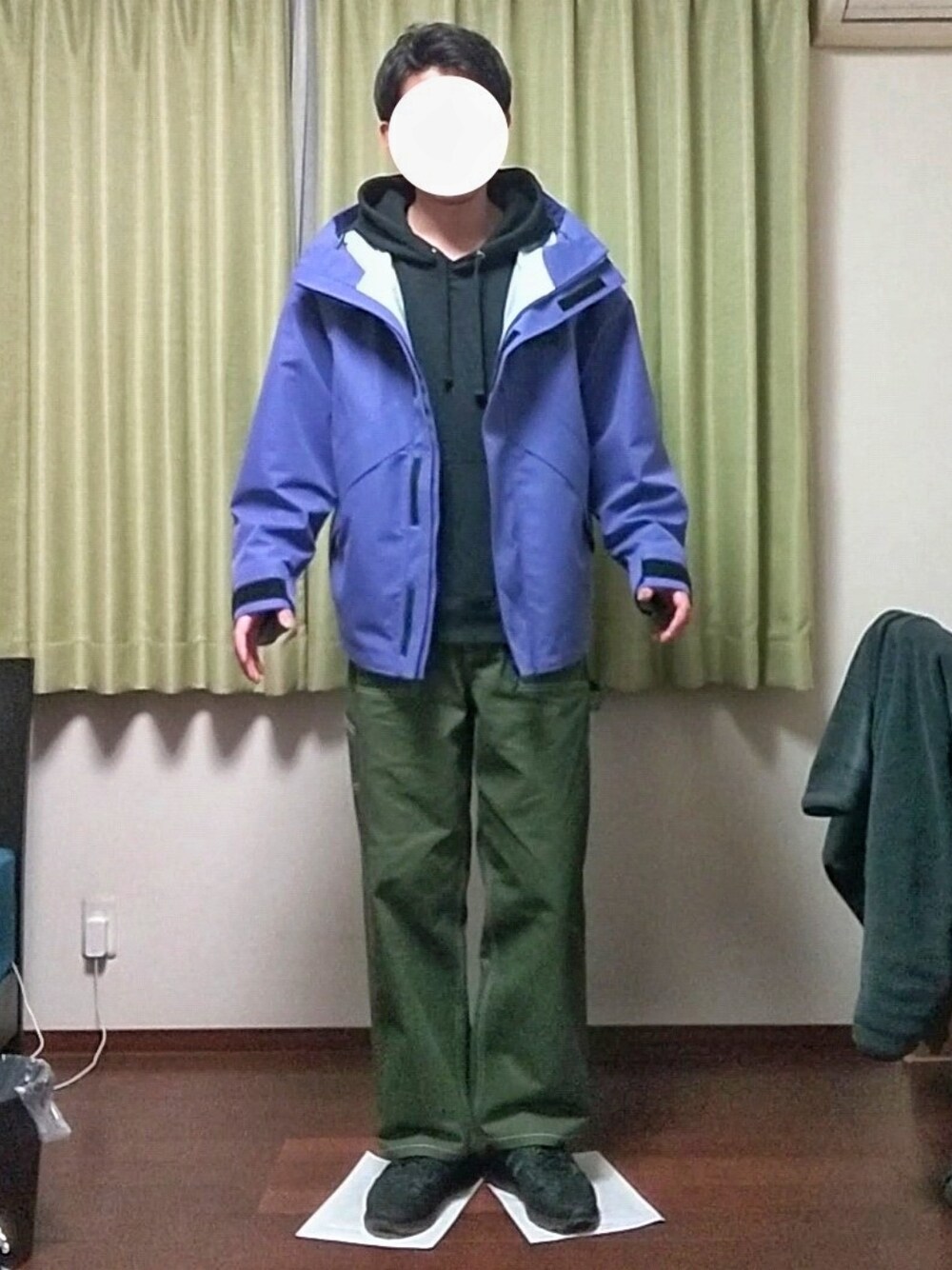 「春コーデ、オトナカジュアル、ラフ、ビッグシルエット、カジュアル、お洒落さんとつながりたい、マウンテンパーカー、パーカー、H&M、ワイドパンツ、スニーカー」｜「WILD THINGSの《数量限定追加》【WILDTHINGS 別注】TOOLSTRAP DENALI JACKET/UNISEX/LONG SEASON（マウンテンパーカー、パープル系）」を使った、Katzさん（メンズ・179cm）の春コーディネートの1枚目の写真