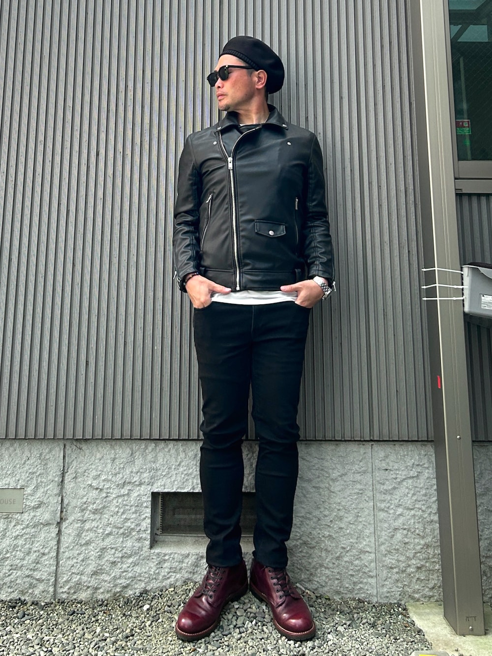 「ロックの日、ロック、rock、ベレー帽、ライダースジャケット、ダブルライダース、スキニー、ブーツ、全然ロックじゃない、自分なりのロック、レイヤードスタイル、ジャケット、夏コーデ」｜「ロックの日 2024のアイテム（その他、その他）」を使った、タケウチ☆ボンバイエさん（メンズ・173cm）の夏コーディネートの1枚目の写真