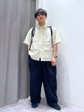 「LAKOLE（ラコレ）のバルーンチノパンツ / 638217（チノパンツ、ブラック系）」を使った、むーやんさん（メンズ・169cm）の春コーディネート
