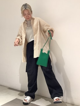 「アイテム（カーゴパンツ）」を使った、BRICK&SONS 天王寺ミオさん（レディース・150cm）の夏コーディネート