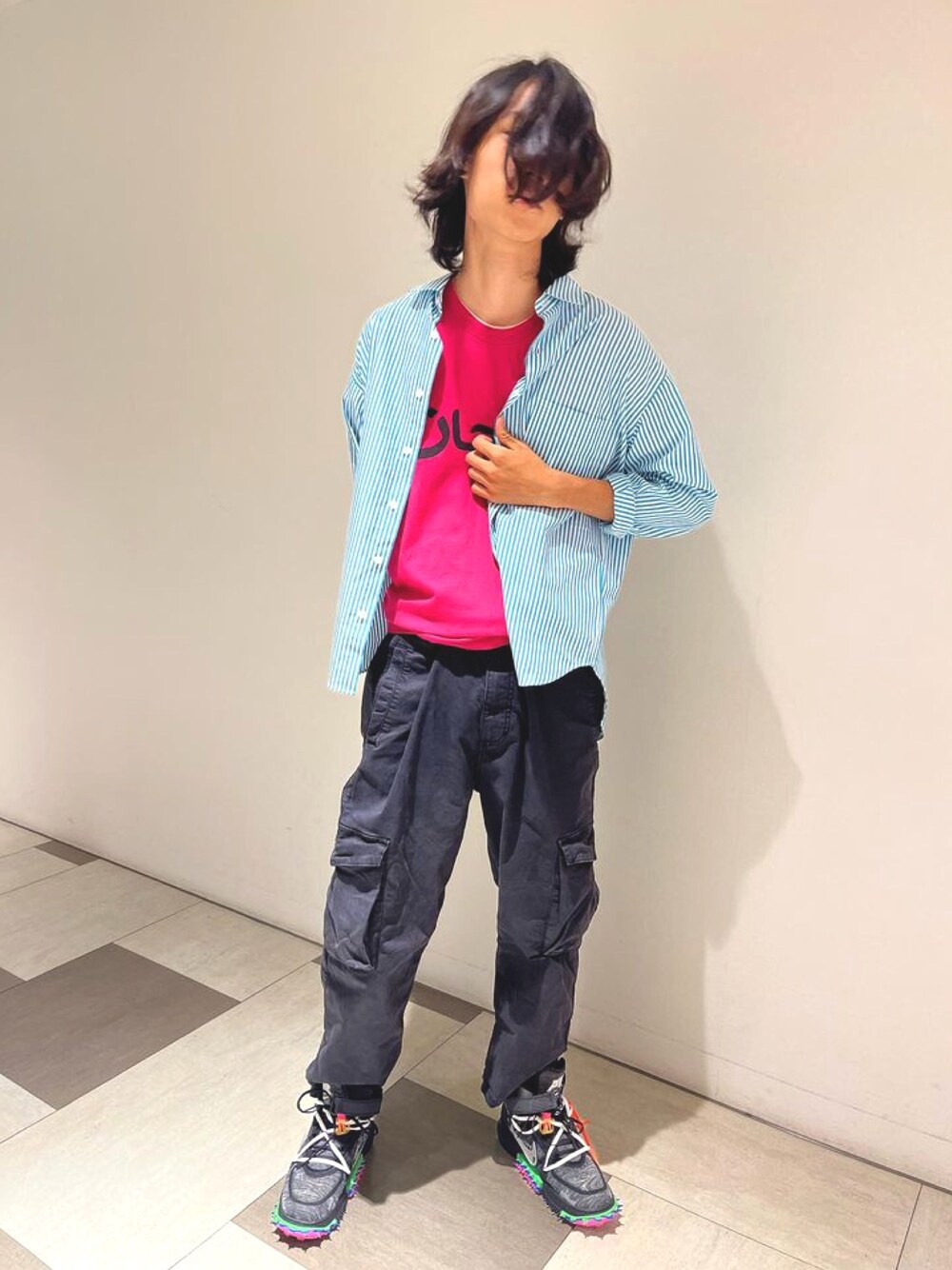 Supreme のアイテム（ピンク系）を使った「ストライプシャツ」の人気