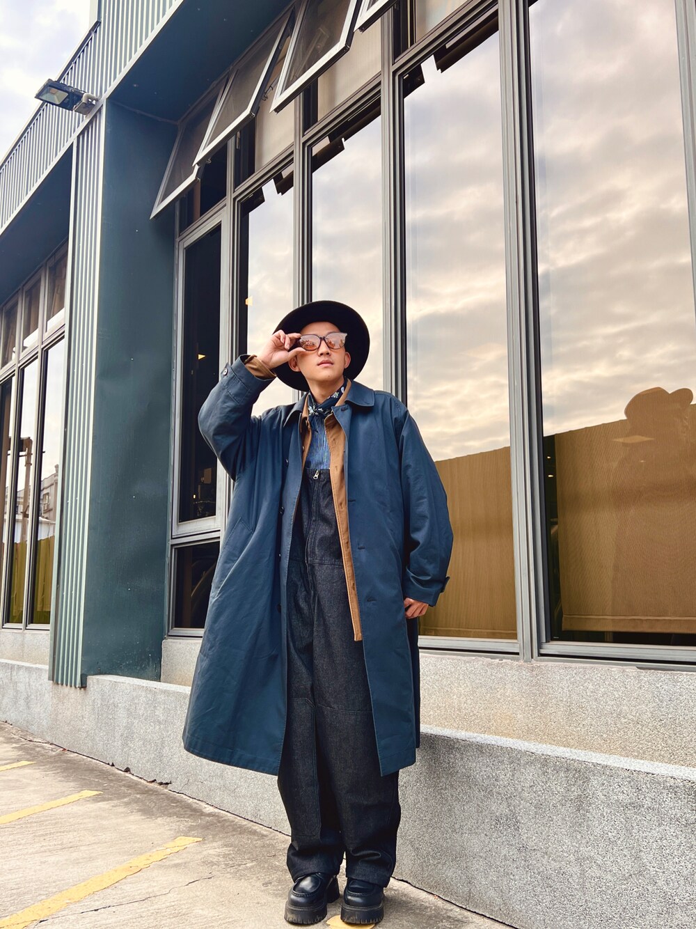 「UNIQLO」｜「niko and...のアイテム（その他パンツ、ブラック系）」を使った、吳彥霖さん（メンズ・166cm）の冬コーディネートの1枚目の写真