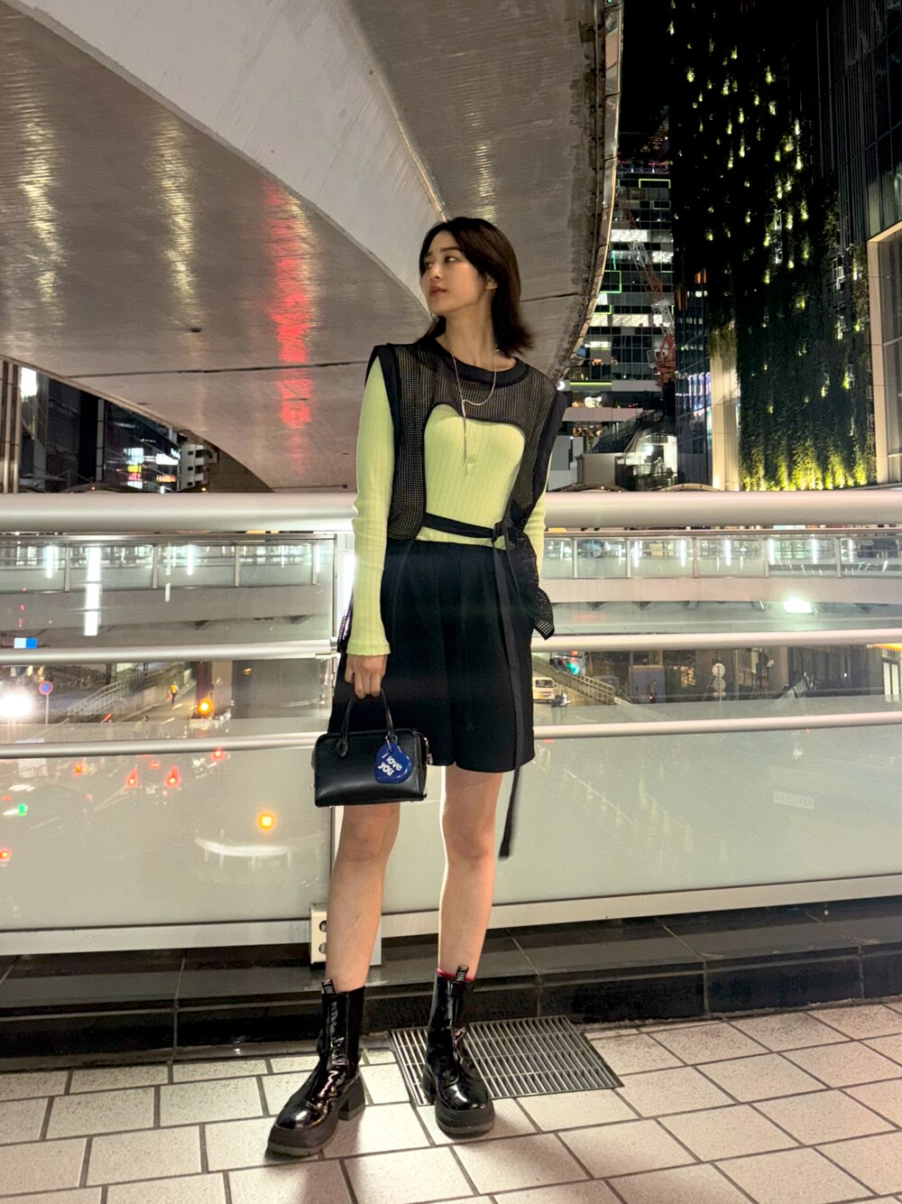 「レイヤードスタイル、夏」｜「ottod'Ameのアイテム（トップス、グリーン系）」を使った、青野楓さん（レディース・170cm）の夏コーディネートの1枚目の写真