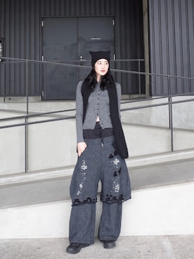 「CONVERSE TOKYO（コンバーストウキョウ）のCAT EAR KNIT CAP MUFFLER（ニットキャップ/ビーニー、ブラック系）」を使った、青野楓さん（レディース・170cm）の春コーディネート