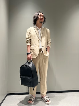 「ARMANI EXCHANGE（アルマーニエクスチェンジ）のアイテム（スラックス）」を使った、まるてぃさん（メンズ・172cm）の春コーディネート