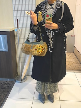 「アイテム（ブローチ/コサージュ）」を使った、108pitaさん（レディース・163cm）の秋コーディネート