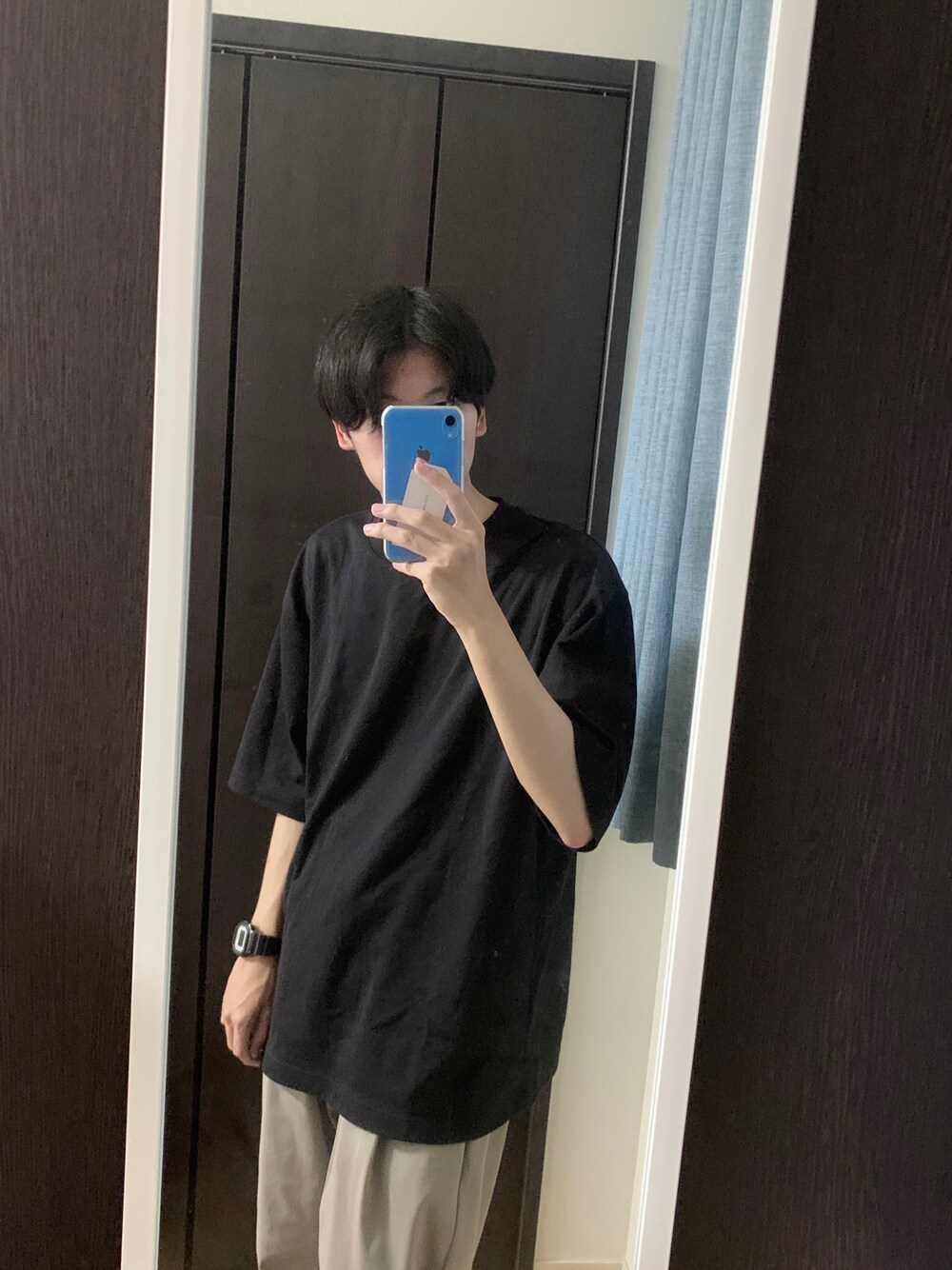 「夏の和物語、夏、シンプル、ビックシルエット、UNIQLO、remer、マーガレット・ハウエル(MARGARET HOWELL)、ベージュ、黒、tシャツ」｜「UNIQLOのアイテム（トップス、ブラック系）」を使った、super cellさん（メンズ・171cm）の夏コーディネートの1枚目の写真