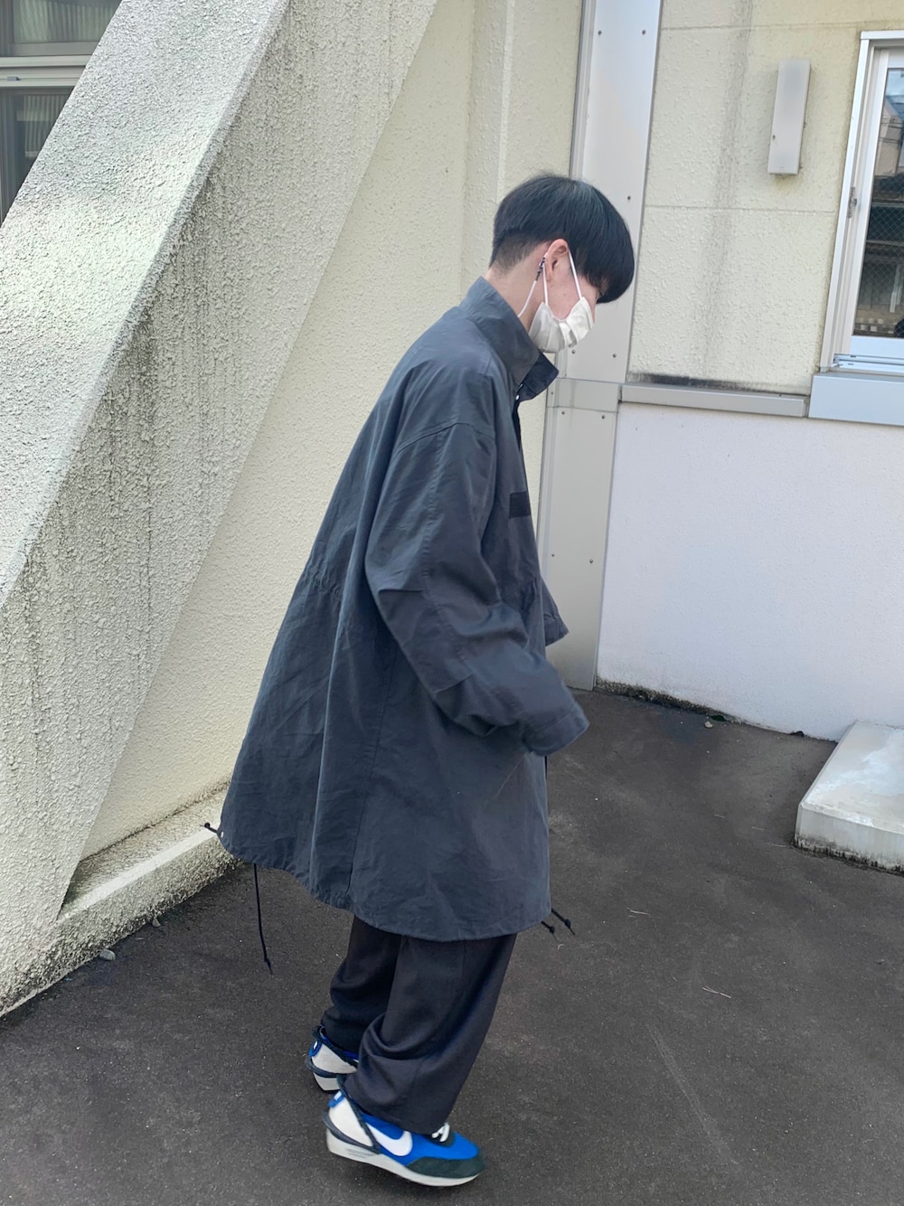 「wearhalloween2021、秋コーデ、ビッグシルエット、スニーカーコーデ、ミリタリー、ブラックコーデ、NIKE、remer、M65、モッズコート」｜「NIKEのアイテム（シューズ、ブルー系）」を使った、super cellさん（メンズ・171cm）の秋コーディネートの1枚目の写真