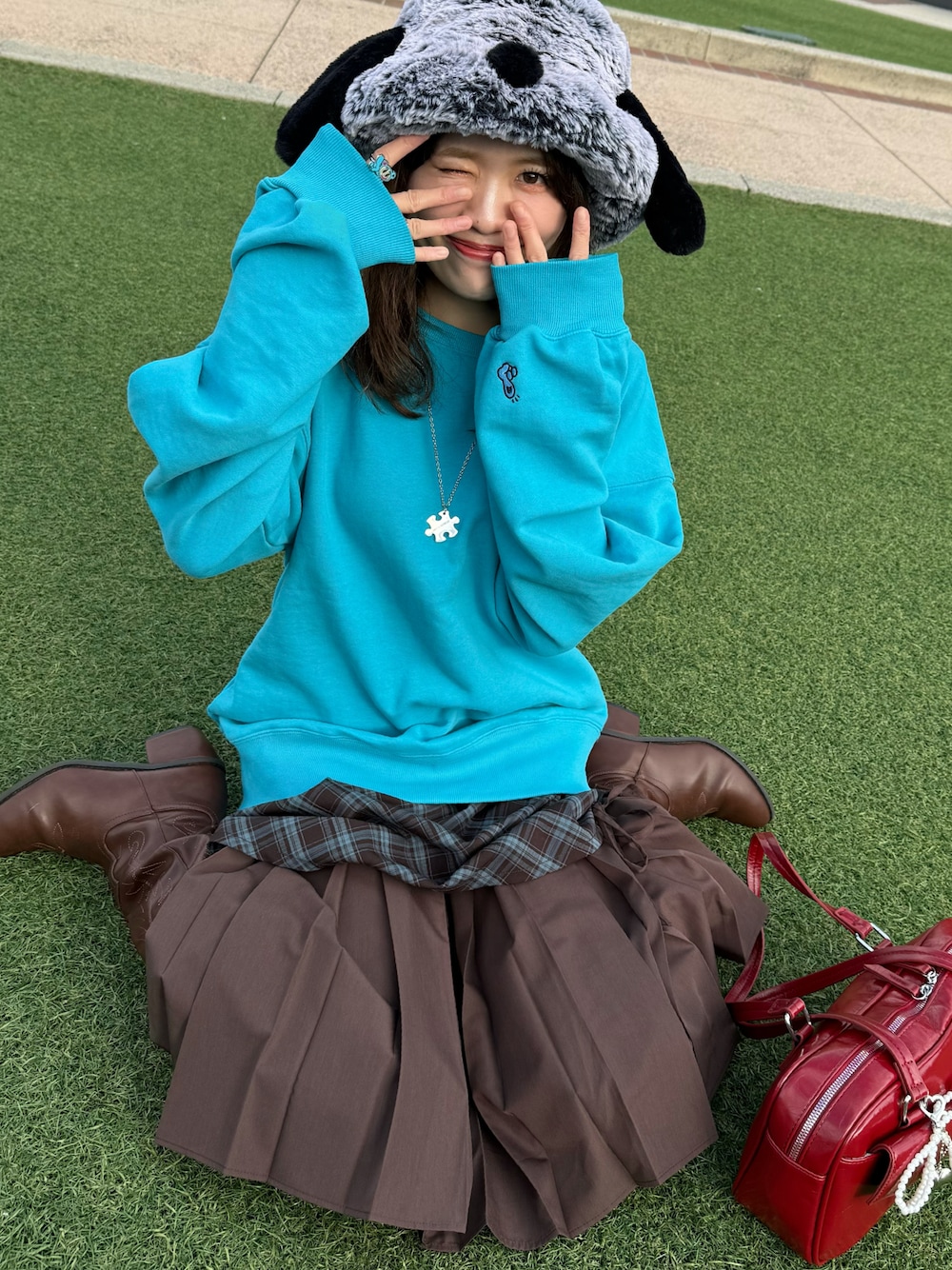 「休日スタイル、オトナ女子、冬、レイヤード、ウエスタンブーツ、y2k、スウェット、テーマパークコーデ」｜「SENSE OF PLACE by URBAN RESEARCHの『別注』ANGEL BLUE×SOP　ルーズスウェット（スウェット、ブルー系）」を使った、𝐌𝐚𝐢𝐌𝐚𝐢.𝜗𝜚さん（レディース・163cm）の冬コーディネートの1枚目の写真