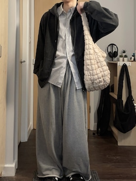 「アイテム（スウェットパンツ）」を使った、杉田将也さん（メンズ・180cm）の秋コーディネート