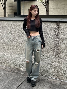 「MURUA（ムルーア）のアイテム（デニムパンツ）」を使った、松本明日香さん（レディース・161cm）の秋コーディネート