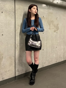 「MURUA（ムルーア）の【SET UP対応】ヴィンテージライクフェイクレザーミニスカート（スカート）」を使った、松本明日香さん（レディース・161cm）の秋コーディネート