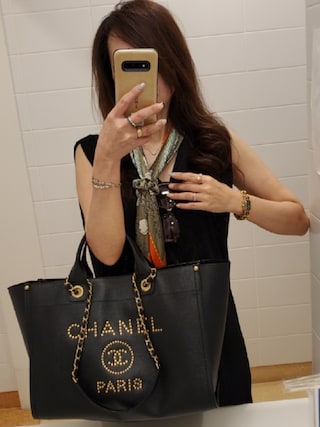 【色んな系統の服に合わせやすい♪】CHANEL トートバッグ 1688692447_320.jpg