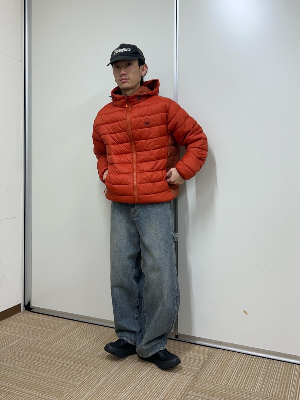 ブルゾン（レッド系）を使った「フーディー」のメンズ人気ファッション