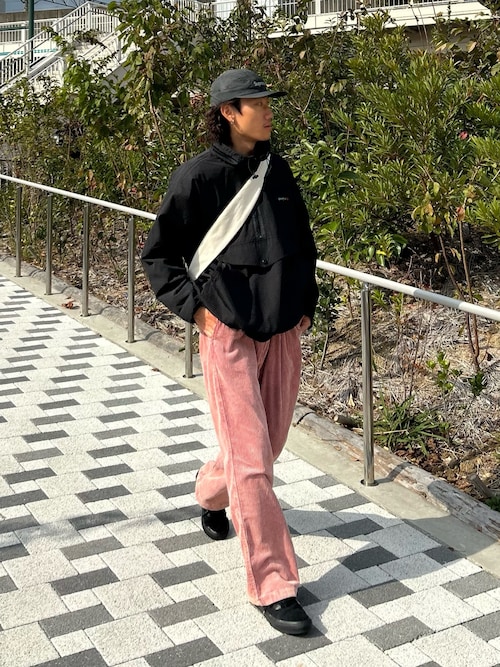 Supreme のアイテムを使った「コーデュロイパンツ」の人気ファッション