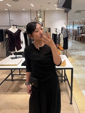 「A part by（アパートバイ）のソフトシアーヘンリーネック長袖/（Tシャツ/カットソー、ブラック系）」を使った、eriaさん（レディース・151cm）の秋コーディネート