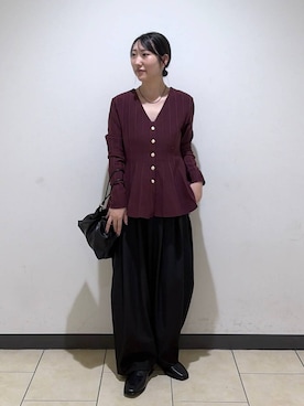 「A part by（アパートバイ）の【名品シリーズ】アイレットアミペプラムカーディガン（カーディガン/ボレロ、レッド系）」を使った、eriaさん（レディース・151cm）の秋コーディネート