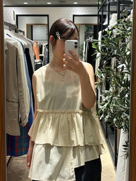 「A part by（アパートバイ）の【インフルエンサーyuiさんコラボ】YUランダムペプラムノースリーブ（シャツ/ブラウス、イエロー系）」を使った、eriaさん（レディース・151cm）の夏コーディネート
