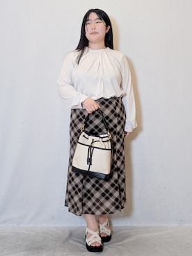 「index（インデックス）のランダムタックトップス【洗濯機OK/吸水速乾/接触冷感/UVケア】《5col》（Tシャツ/カットソー、ベージュ系）」を使った、iori0305さん（レディース）の春コーディネート