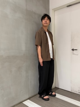「URBAN RESEARCH DOORS（アーバンリサーチドアーズ）の『イージーケア/速乾/UVカット』クイックドライ オープンカラー ショートスリーブ シャツ（Shirts、グレー系）」を使った、mitsuyoshi.tさん（メンズ・170cm）の夏コーディネート
