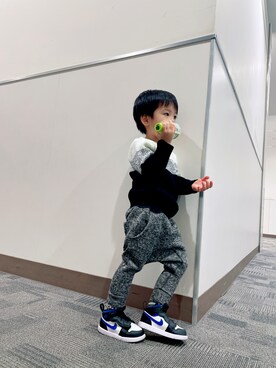「アイテム（ニット/セーター、ブラック系）」を使った、ui&mama𐂃✩さん（キッズ・90cm）の秋コーディネート