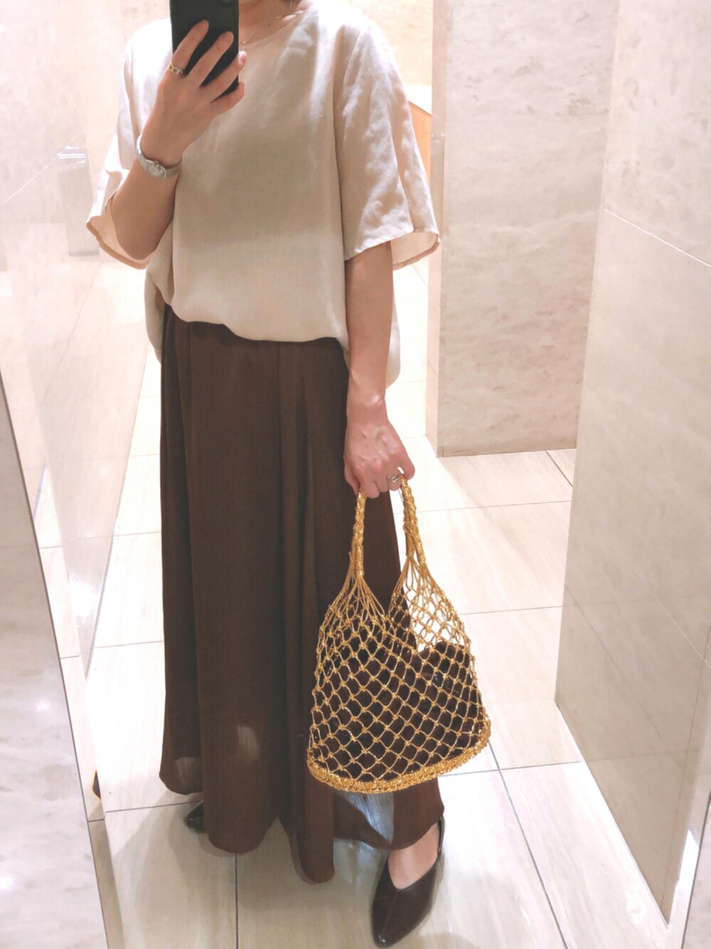 「スカート、秋色、ママコーデ、秋コーデ」｜「AZUL by moussyのSHEER SHINY LONG SKIRT/シアーシャイニーロングスカート（スカート、ブラウン系）」を使った、☺︎♥♡Ree♡♥☺︎さん（レディース・152cm）の秋コーディネートの1枚目の写真