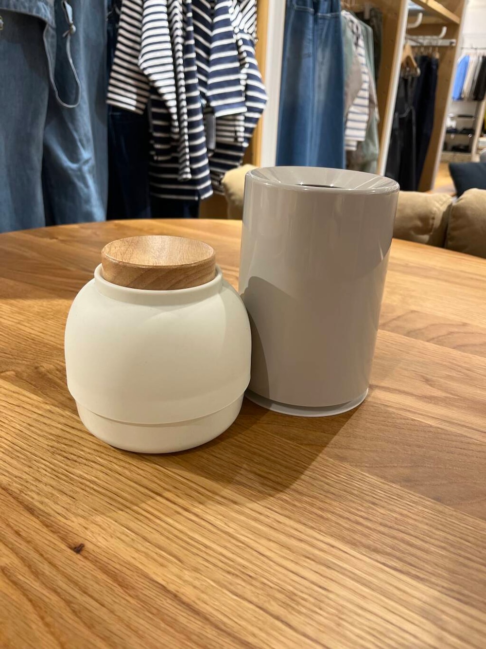 「雑貨、暮らしを楽しむ、ideaco、ゴミ箱、ウェットティッシュ」｜「URBAN RESEARCH DOORSのideaco　Mochi Moco（インテリア雑貨、ホワイト系）」を使った、みやさんさん（メンズ・171cm）の冬コーディネートの1枚目の写真