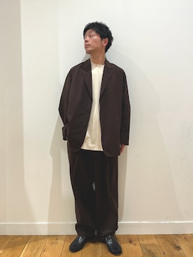 「EKAL（エカル）のDOT AIR JACKET（テーラードジャケット、ブラウン系）」を使った、みやさんさん（メンズ・171cm）の春コーディネート