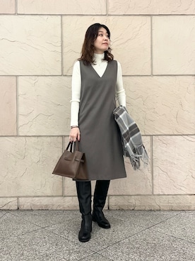 「アイテム（ジャンパースカート）」を使った、katayoさん（レディース・166cm）の冬コーディネート